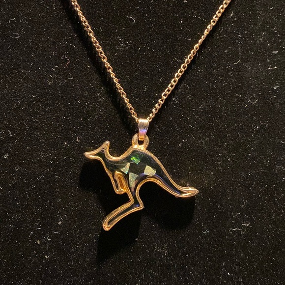 Source Unknown Jewelry - Gold Tone Kangaroo Pendant Necklace Iridescent Inlay Vintage Style
